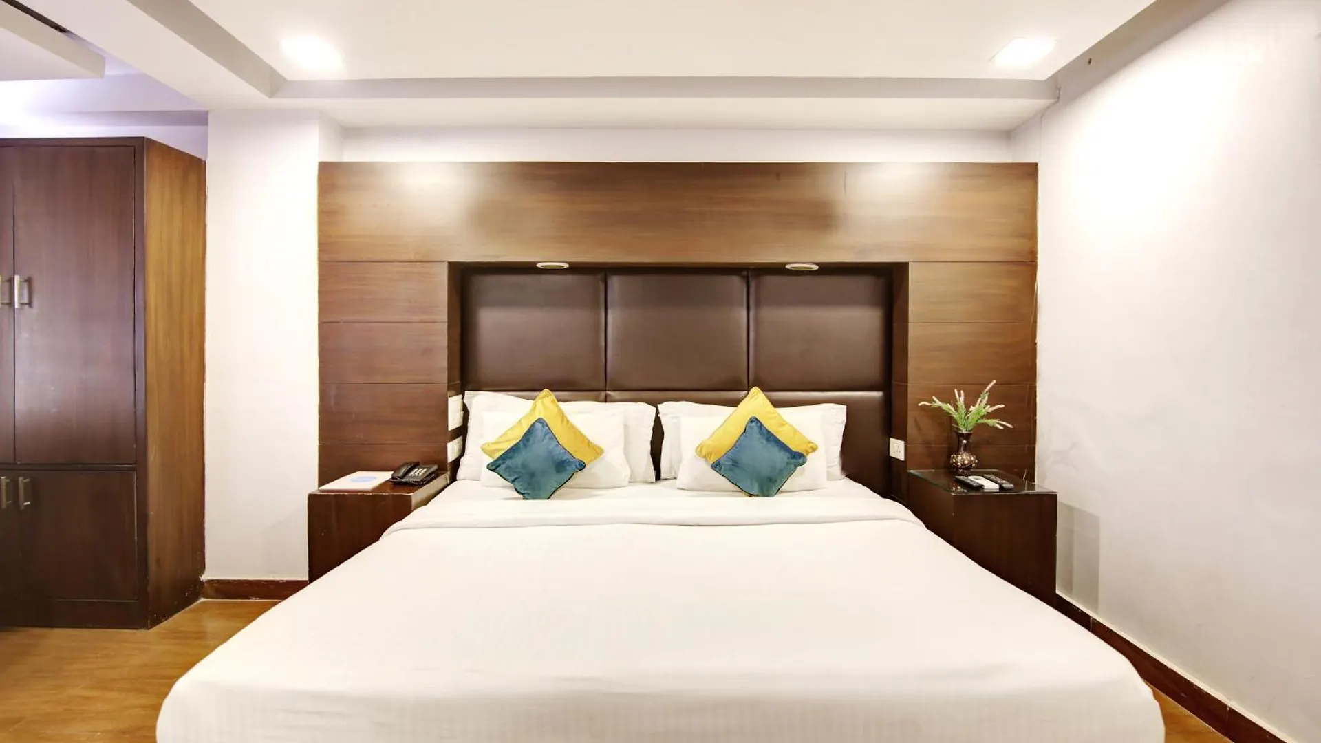 Hotel Bb Palace Delhi  3*, Delhi (National Capital Territory of India)