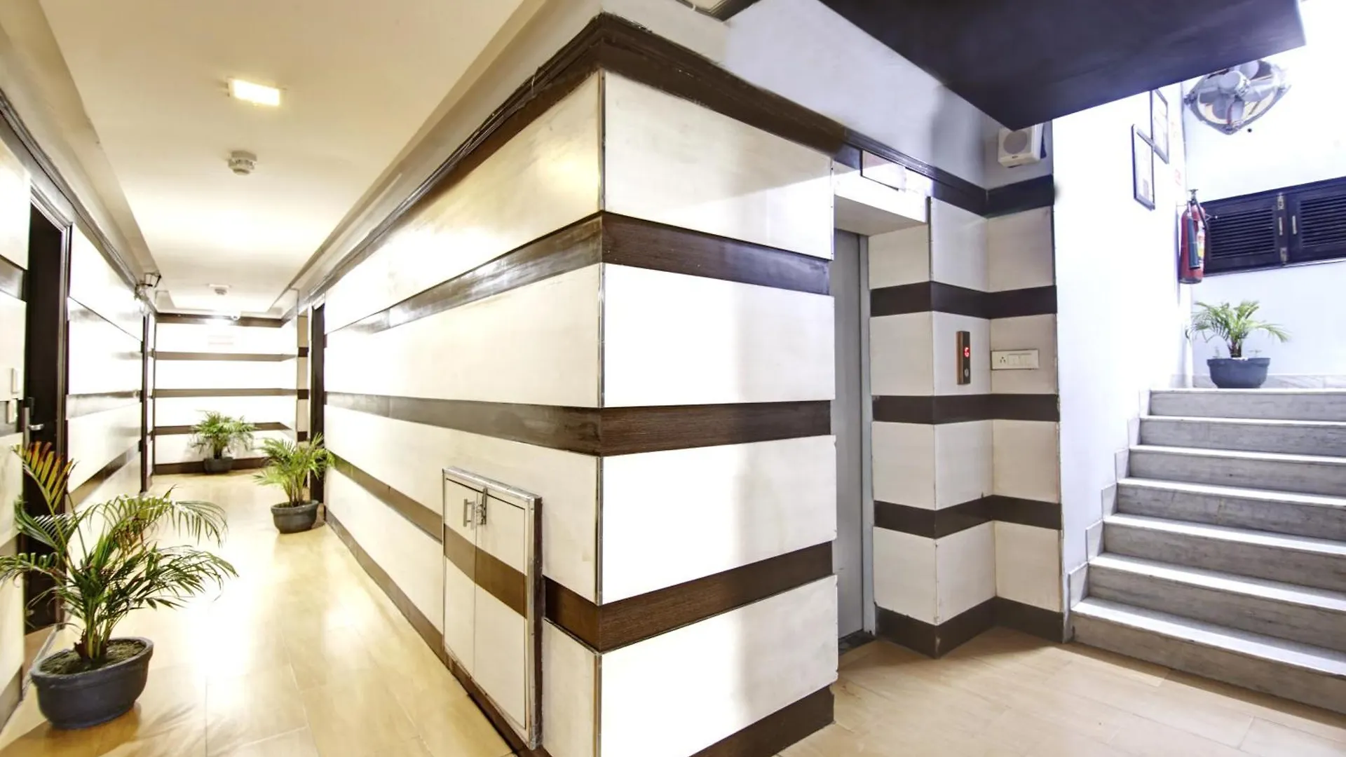 ***  Hotel Bb Palace Delhi  India